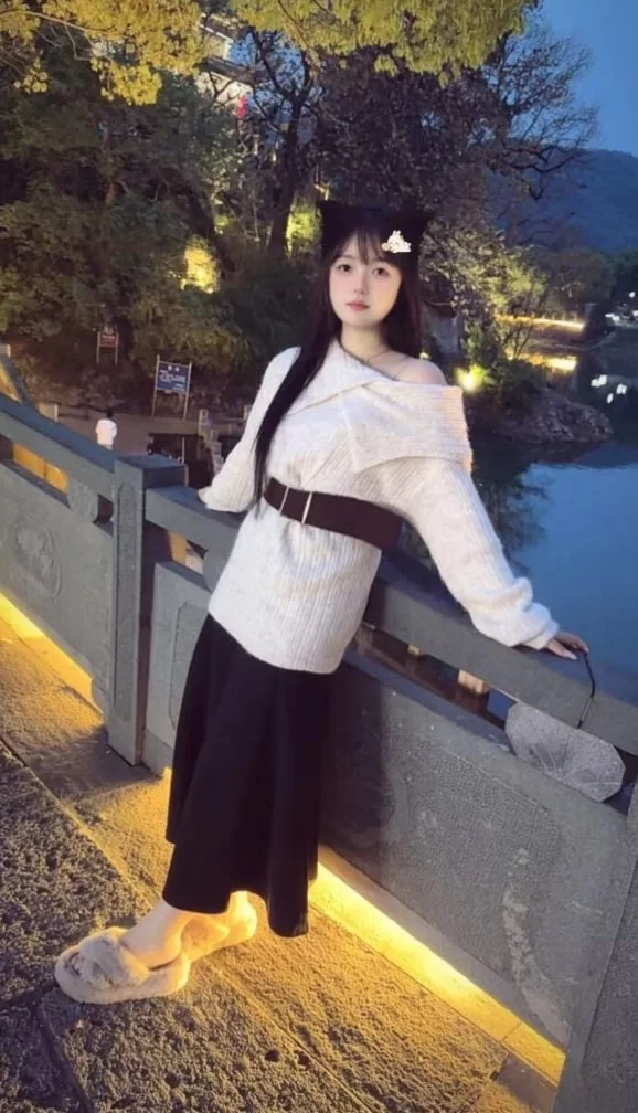 旌阳区潮喷体质滑嫩骚小妹可玩制服诱惑