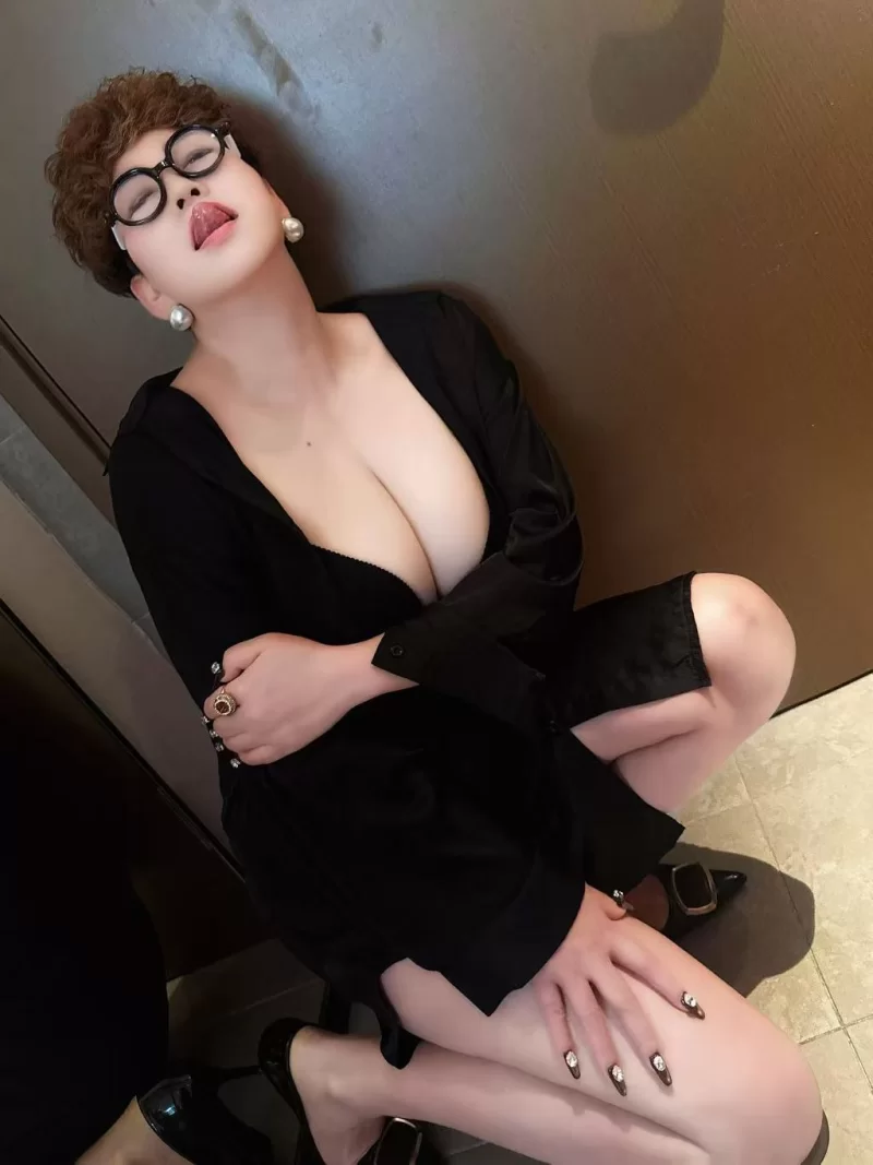 肥臀巨乳少妇
