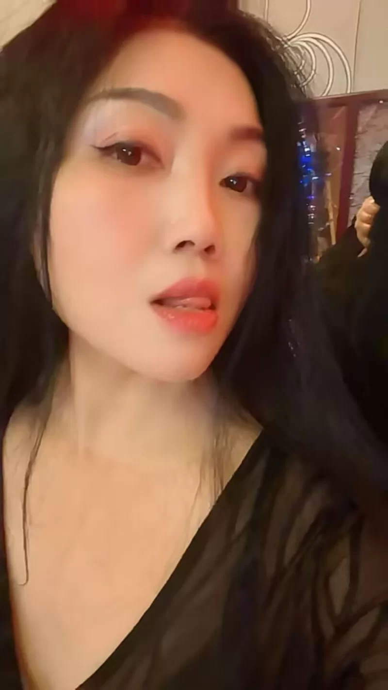 南昌八一广场约会黑丝少妇
