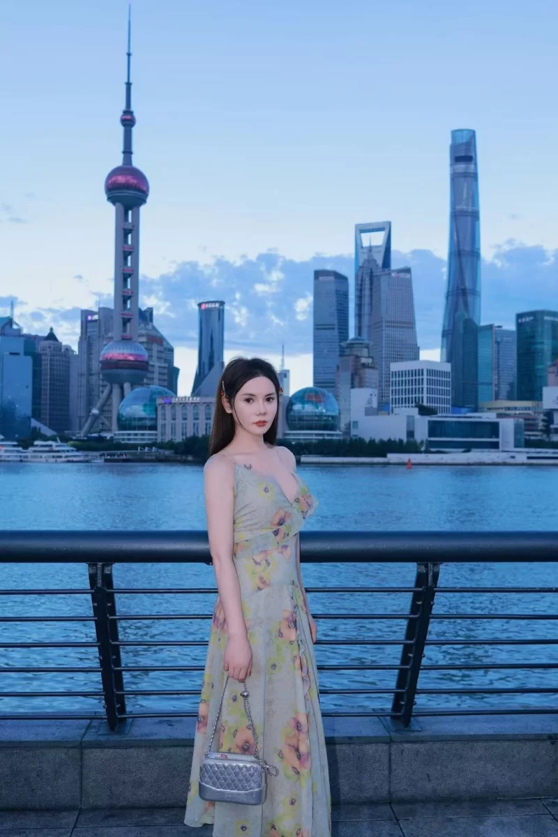 体验美艳风情TS龙儿