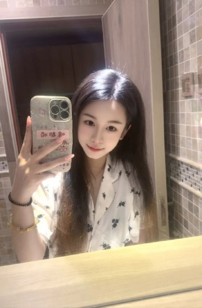 丰乳肥臀小少妇