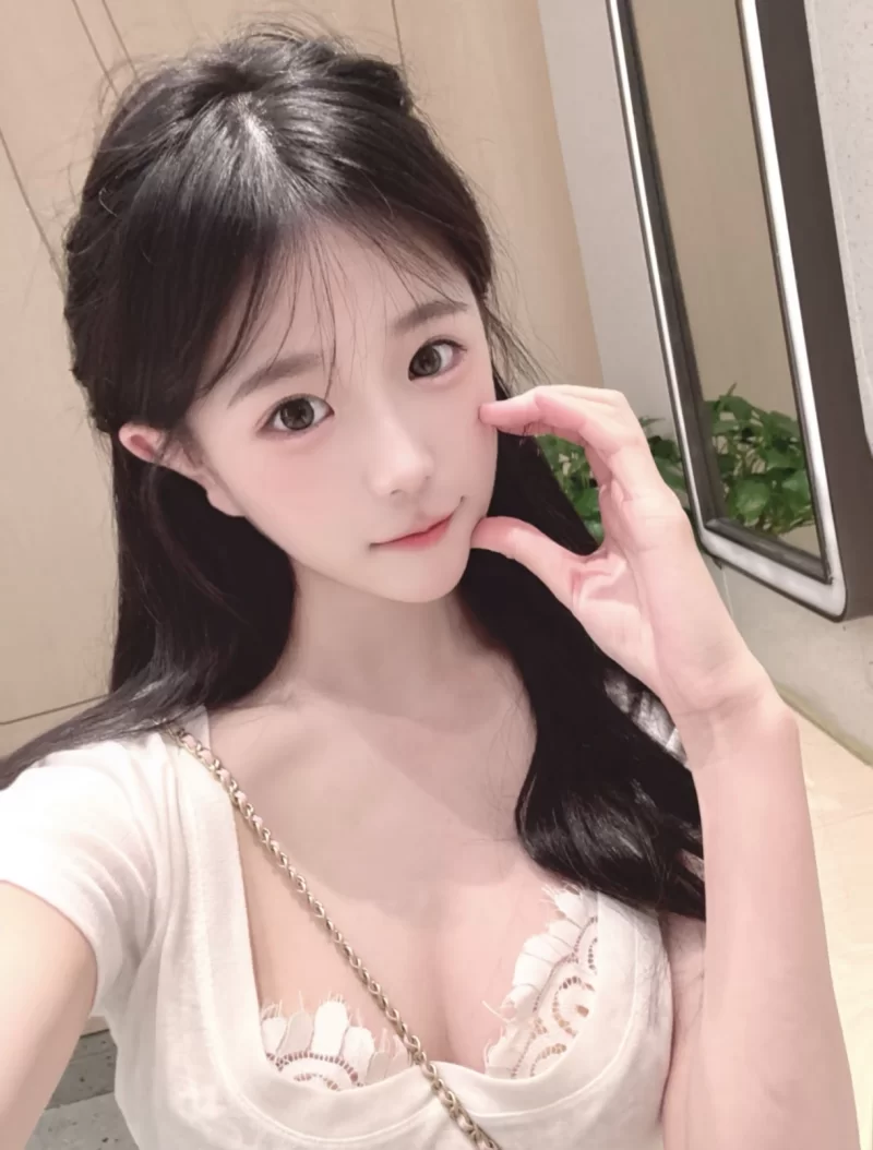 软萌大奶萝莉公寓兼职