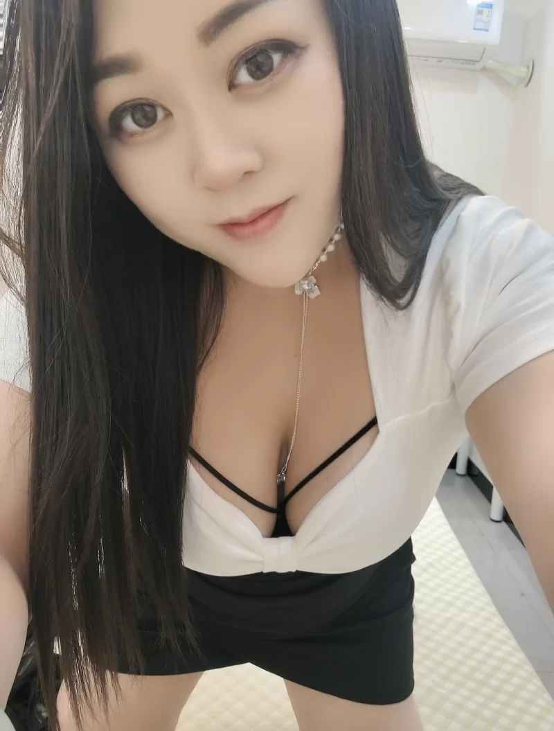 丰乳肥臀吸精少妇
