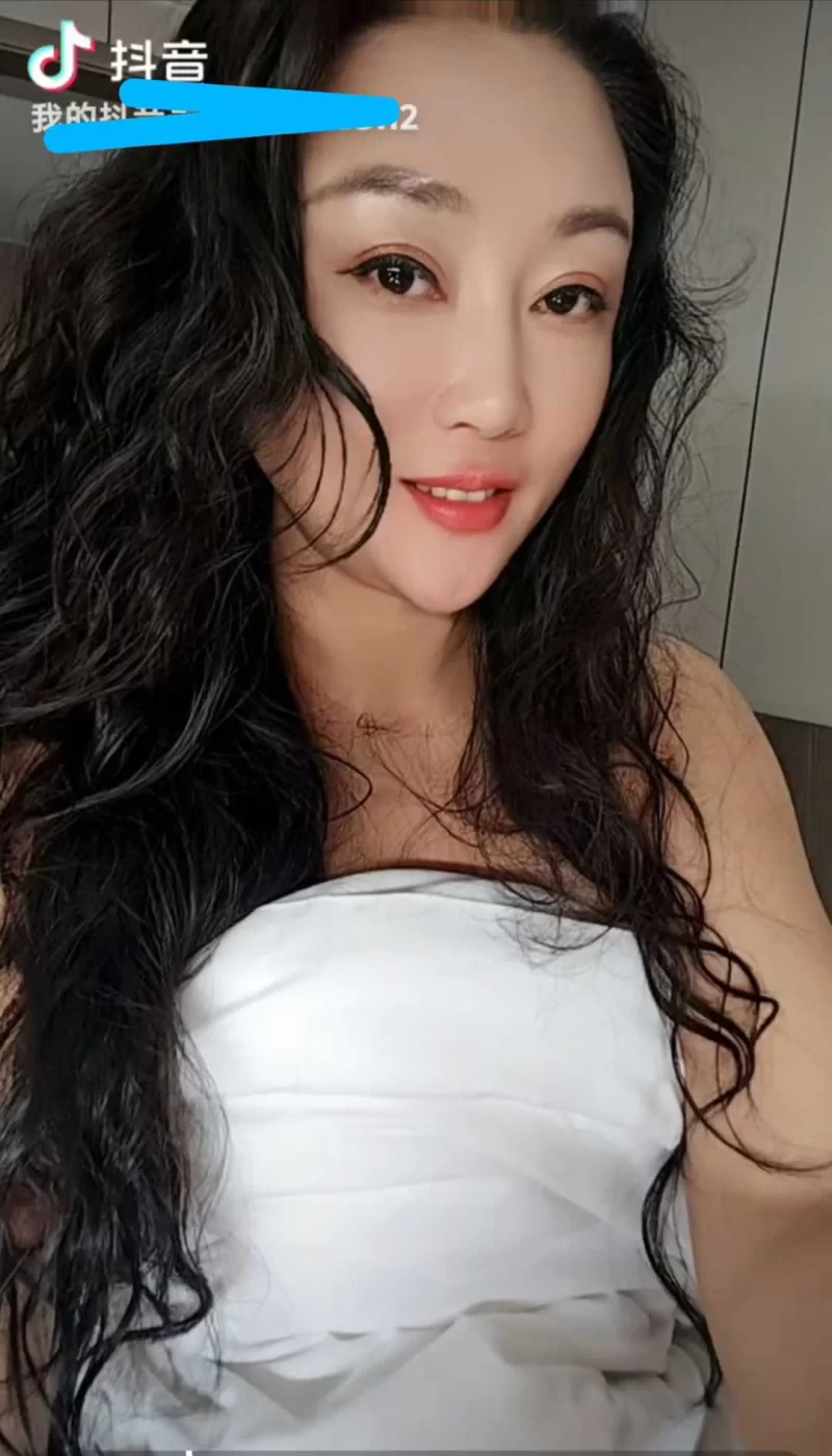 能喷水的小青