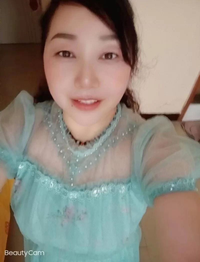 沙坪坝粉逼大奶泄火便宜熟女
