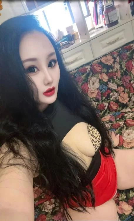 170大红唇性感御姐