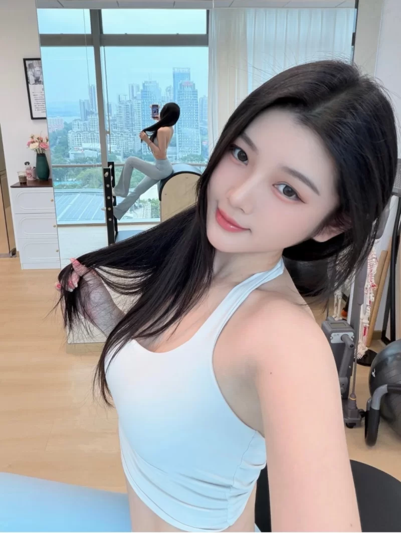 肤白貌美瑜伽老师