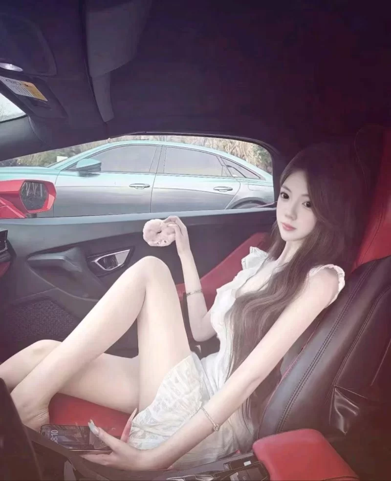 刚十八的粉嫩女孩