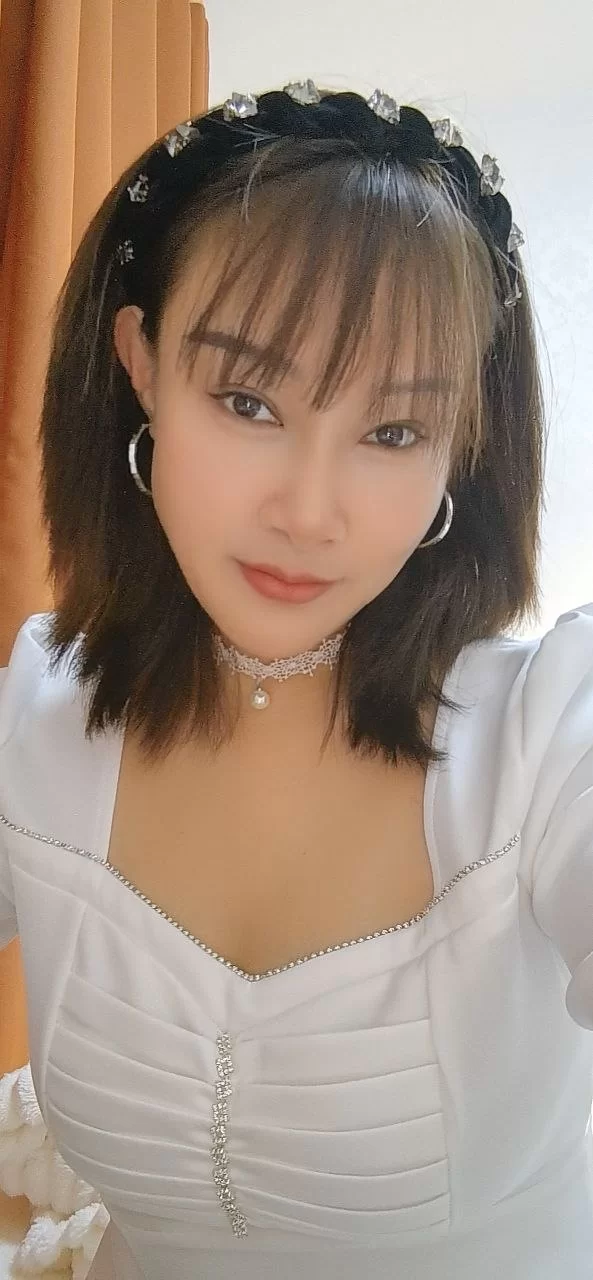 【角门东】美熟女阿平美腿