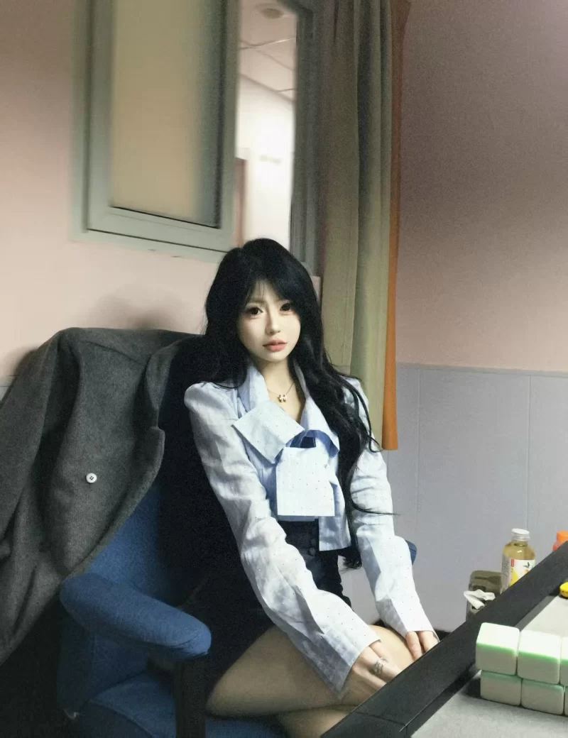 北京三里屯年轻貌美妹子