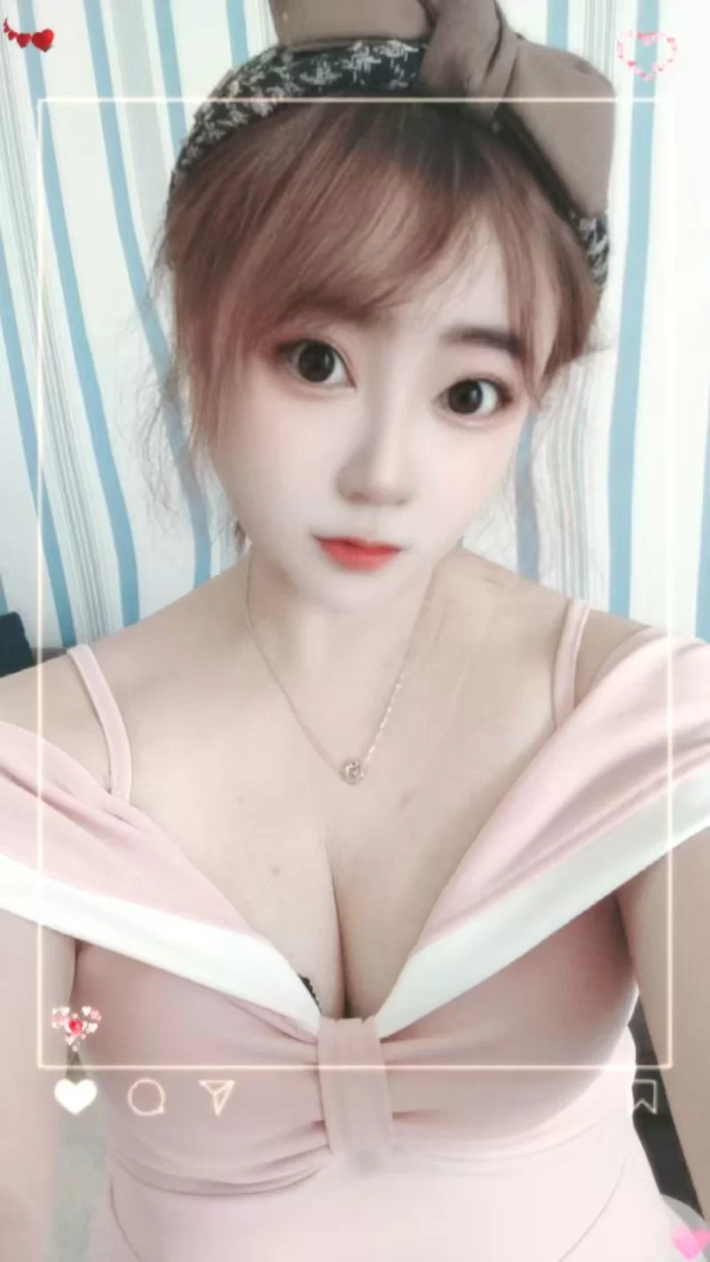巨乳兼职美甲师