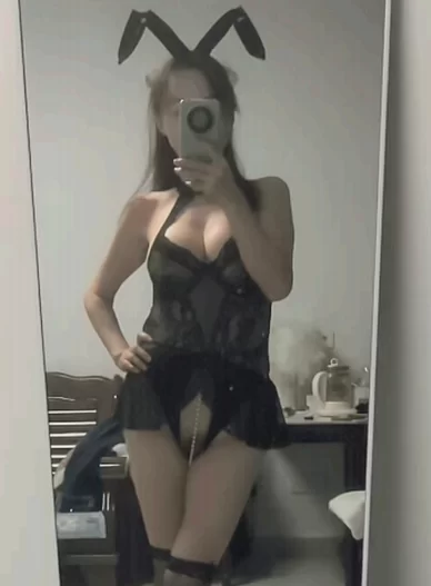 超会夹身材好少妇
