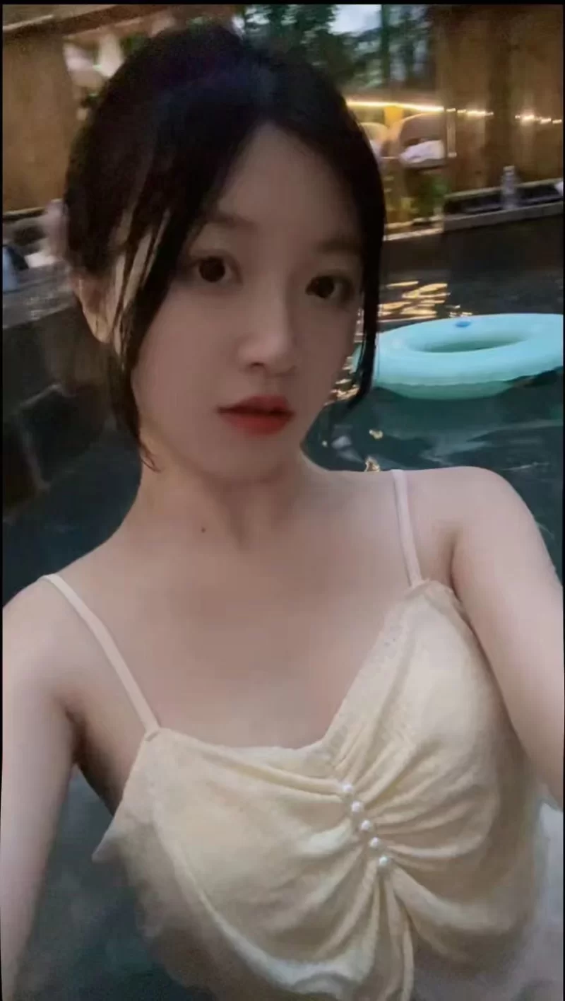 舞蹈生兼职，无定金，滑嫩