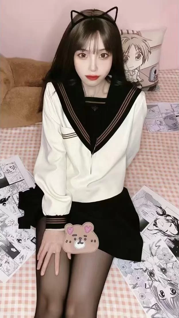 台江05年黑丝爆乳JK制服个人自做